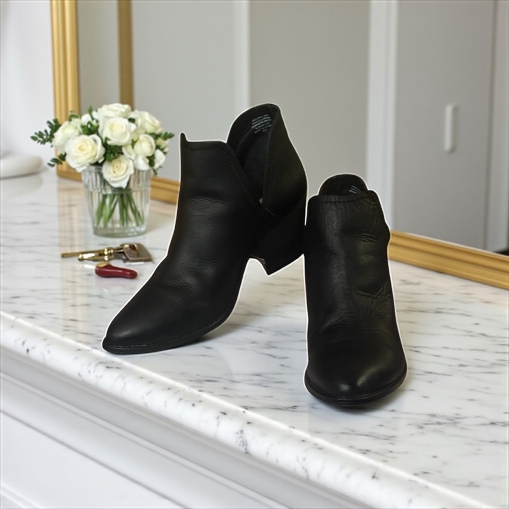 🖤 Steve Madden Black Leather Ankle Boots Sz 9 | Chic Everyday Pair 🌙